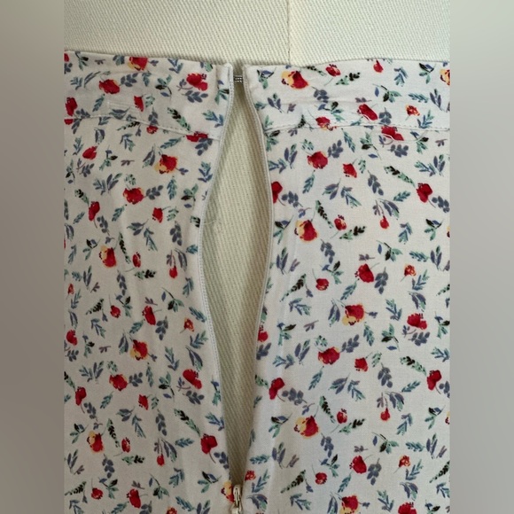 Dress Forum Floral Women's Skirt (623) - Picture 9 of 17